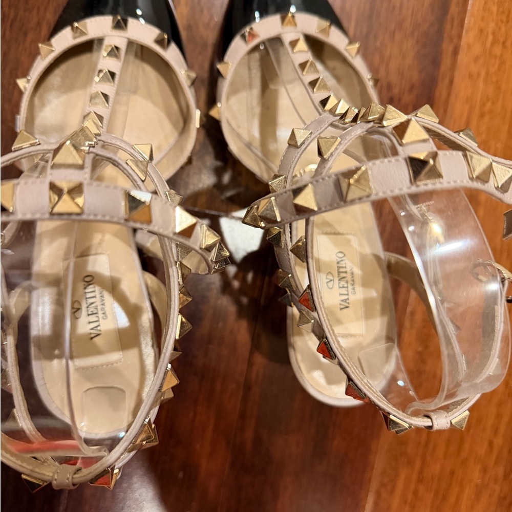 Valentino Patent Black and Tan Rockstud Heels 65mm - Picture 9 of 10